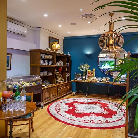 勒里瓦奇湖景酒店 酒店 吕特里